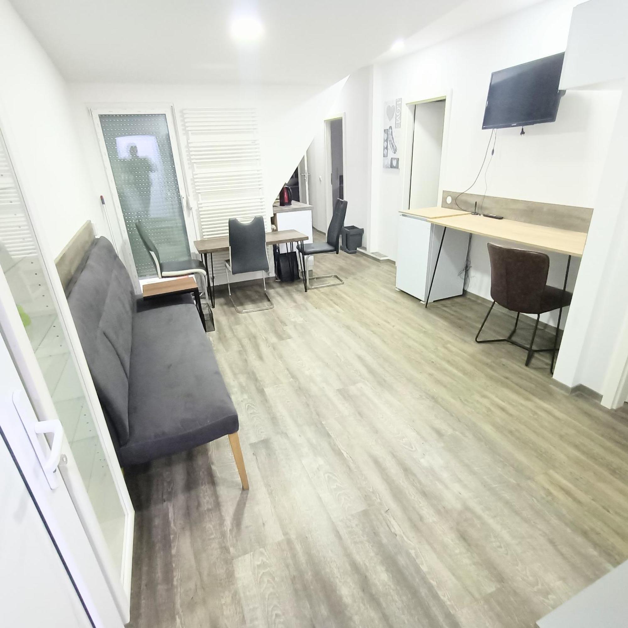 Fmi 9 Accommodation Raunheim Extérieur photo
